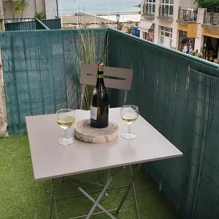 Les Vue Le Matlo * Динар